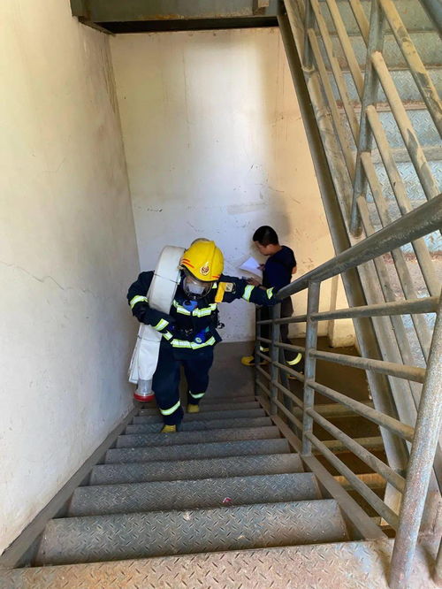 房山區(qū)消防救援支隊(duì)組織開展安全員與緊急小組專項(xiàng)培訓(xùn)